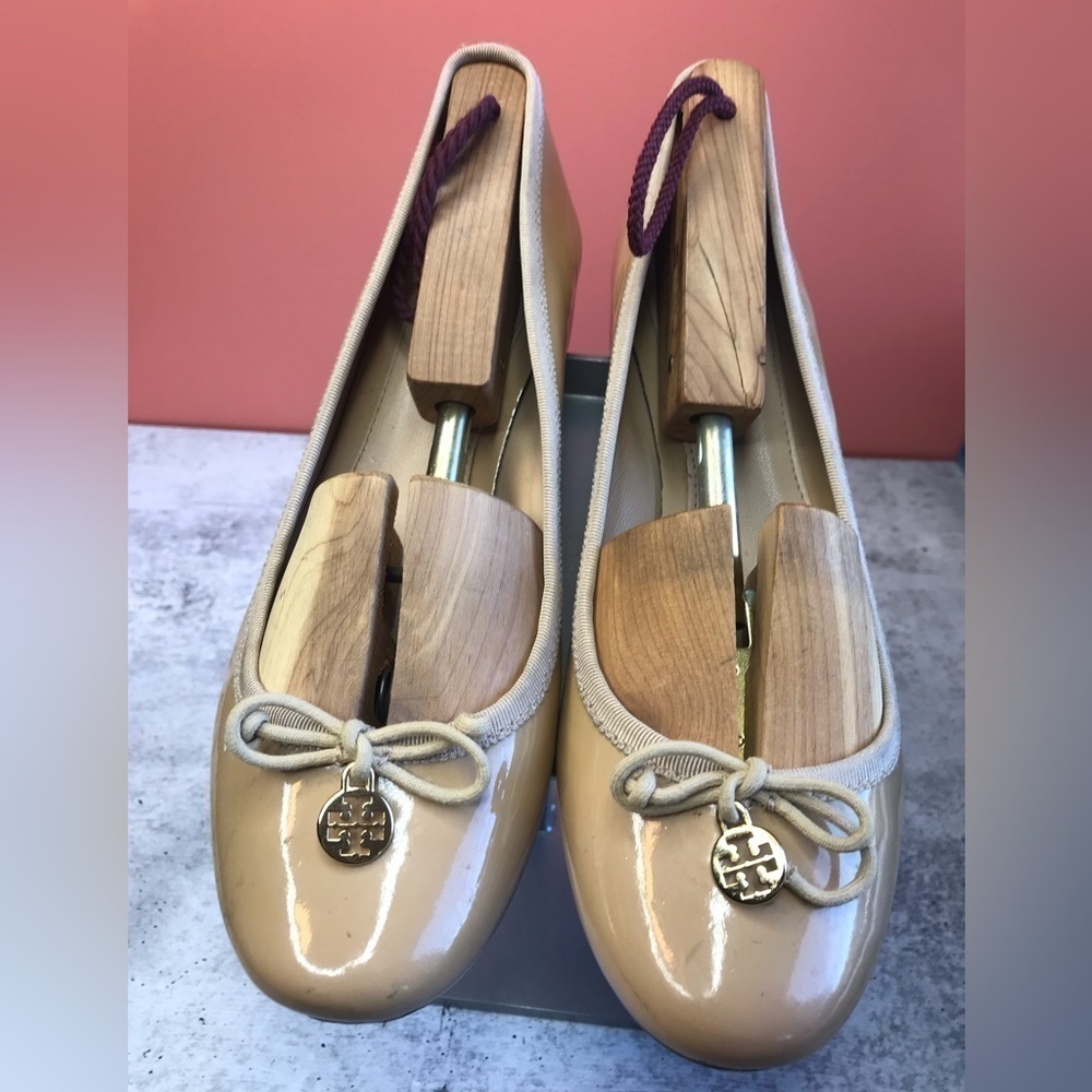 Tory Burch nude pumps size 8M